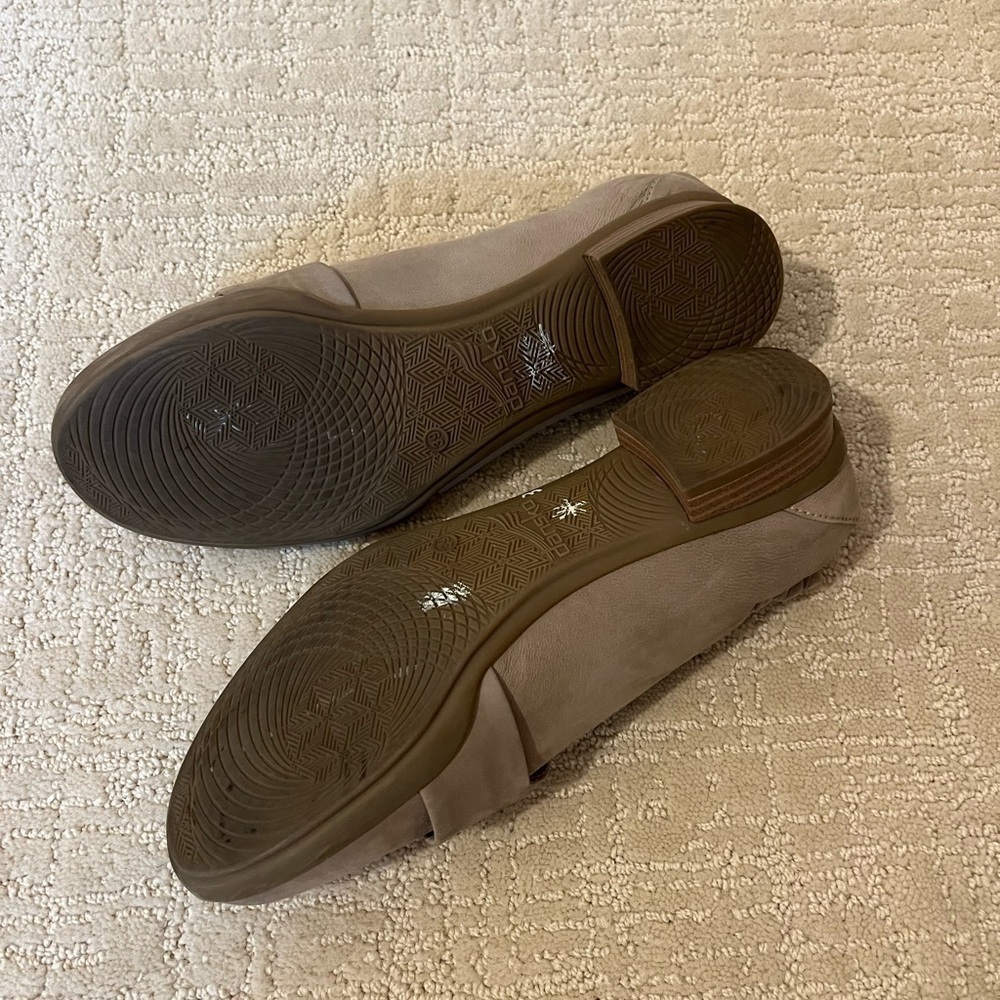 Dansko Women's gray leather Loafers size 39 - Picture 2 of 3